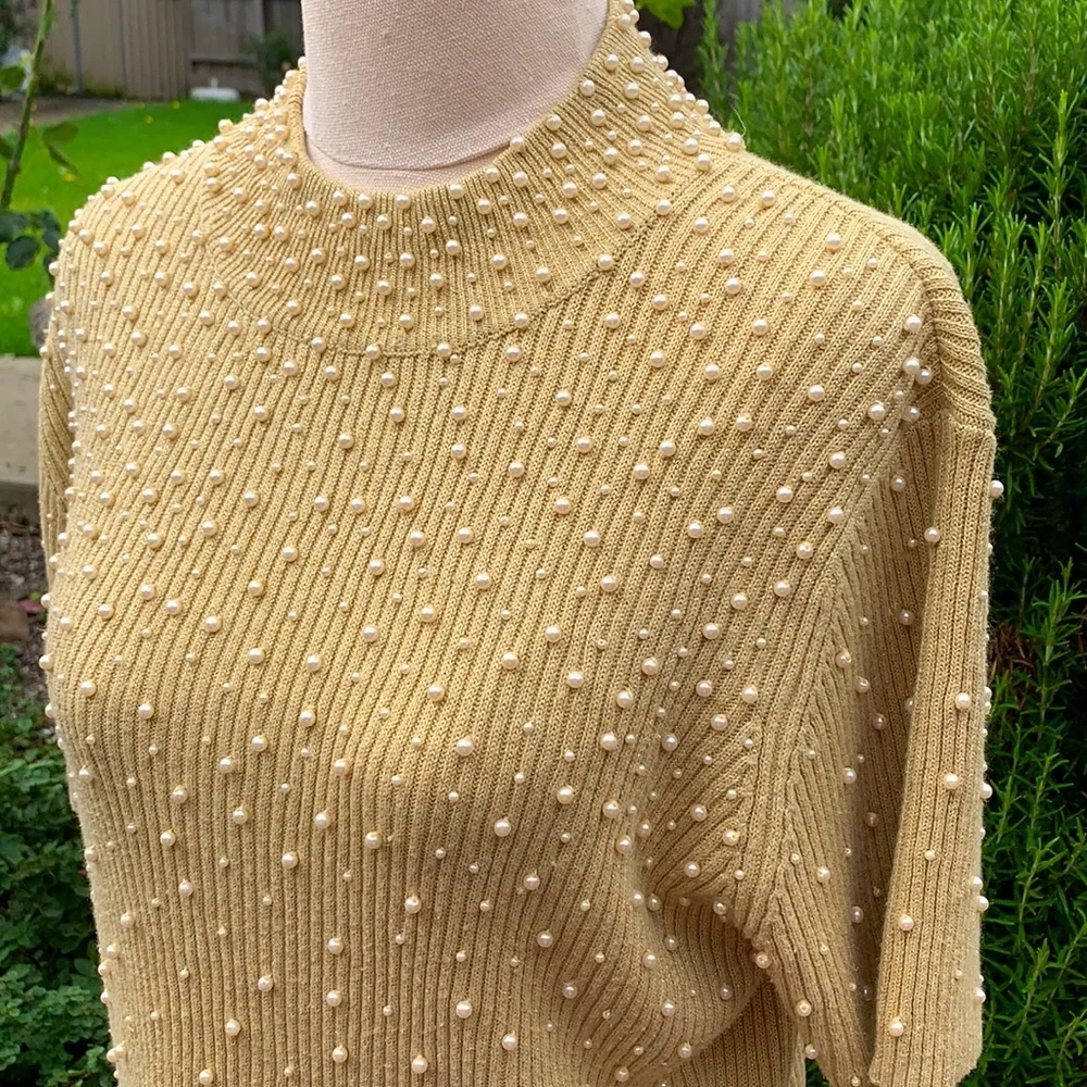 VINTAGE | Pearl studded gold knit top - Picture 3 of 5
